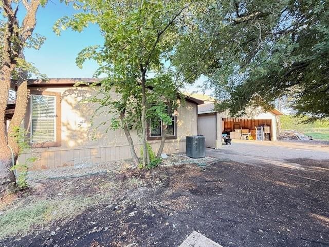 9319 Co Rd 1067 in Greenville, TX - Building Photo - Building Photo