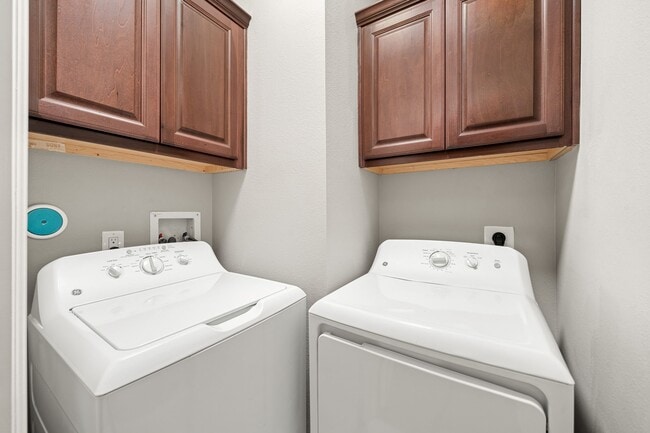 6703 Highclere Manor Ln