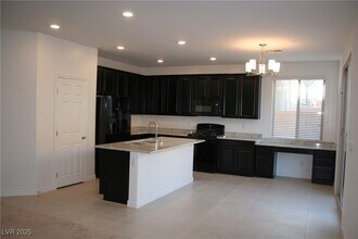 917 Bluebell Brook St in Henderson, NV - Building Photo - Building Photo