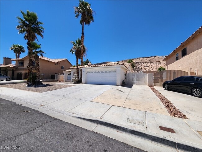 908 Alta Oaks Dr in Henderson, NV - Building Photo - Building Photo