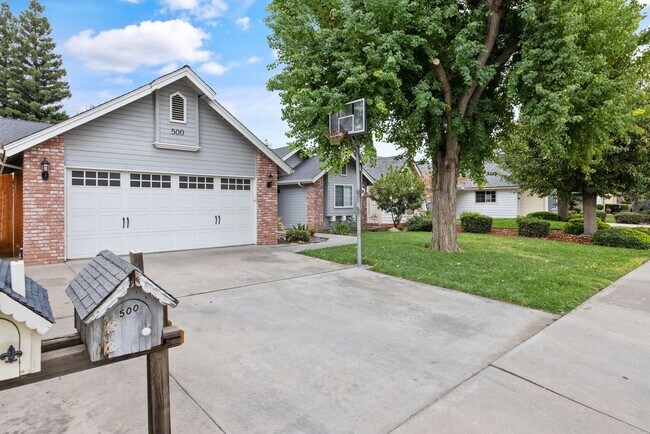 500 N Tommy St in Visalia, CA - Building Photo - Building Photo