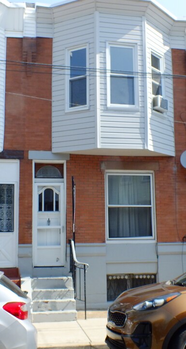 2005 Mercy Street, Unit 2005 in Philadelphia, PA - Building Photo