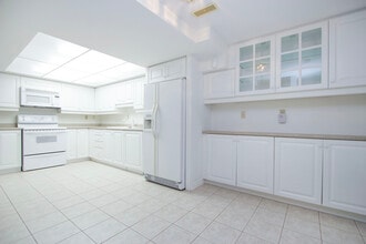 650 Cognac Crescent in Pickering, ON - Building Photo - Building Photo