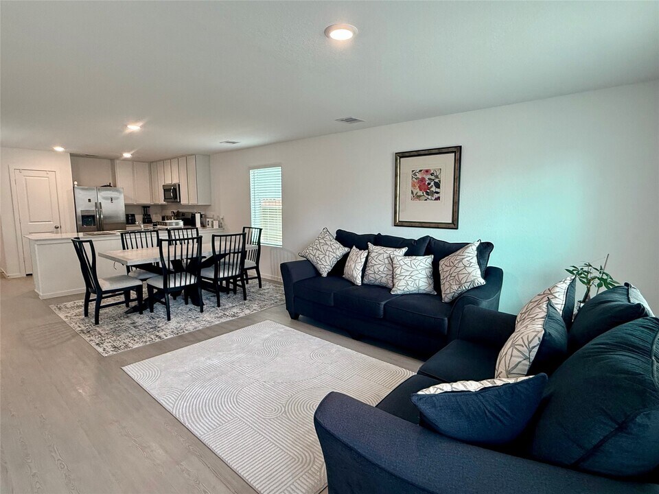 21321 Carosella Dr in New Caney, TX - Building Photo