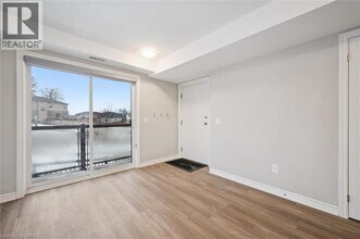 239 Chapel Hill Dr in Kitchener, ON - Building Photo - Building Photo