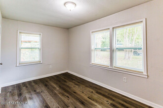 1052 Woodstock Ave in Jacksonville, FL - Building Photo - Building Photo