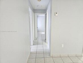 13700 SW 18th Terrace in Miami, FL - Foto de edificio - Building Photo