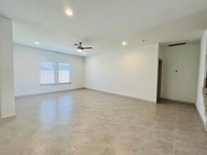 3322 Silverton Dr in Katy, TX - Building Photo - Building Photo