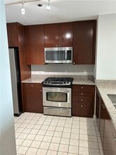 3338 Peachtree Rd in Atlanta, GA - Building Photo - Building Photo