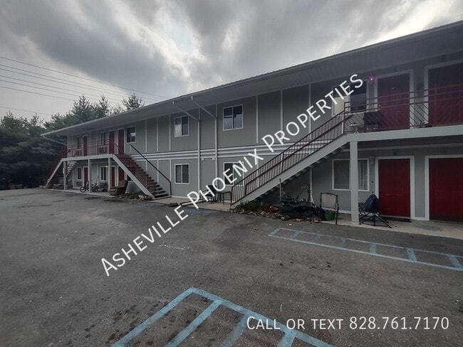 452 Reems Creek Rd in Weaverville, NC - Building Photo - Building Photo