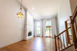 754 Savannah Ln in Crystal Lake, IL - Building Photo - Building Photo