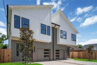 4505 Phlox St in Houston, TX - Building Photo - Building Photo