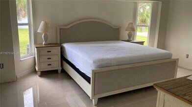 1076 Rotonda Cir in Rotonda West, FL - Building Photo - Building Photo