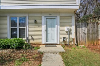 1509 Kilmuir Way in Stone Mountain, GA - Building Photo - Building Photo