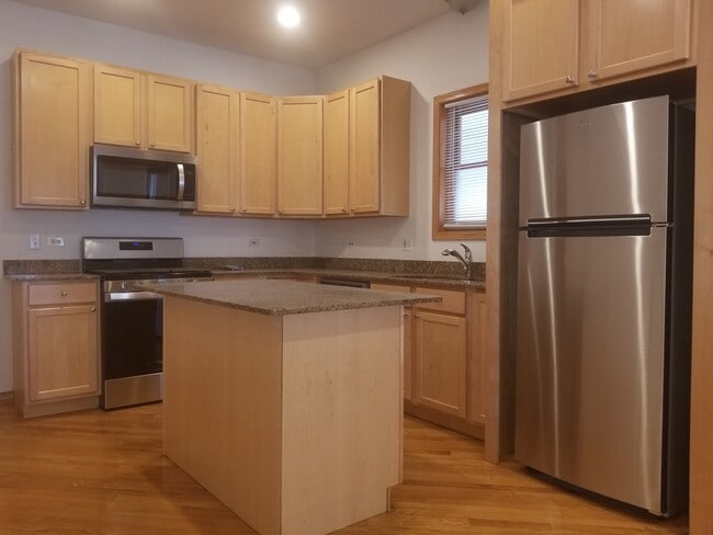 1319 W Belmont Ave, Unit 1
