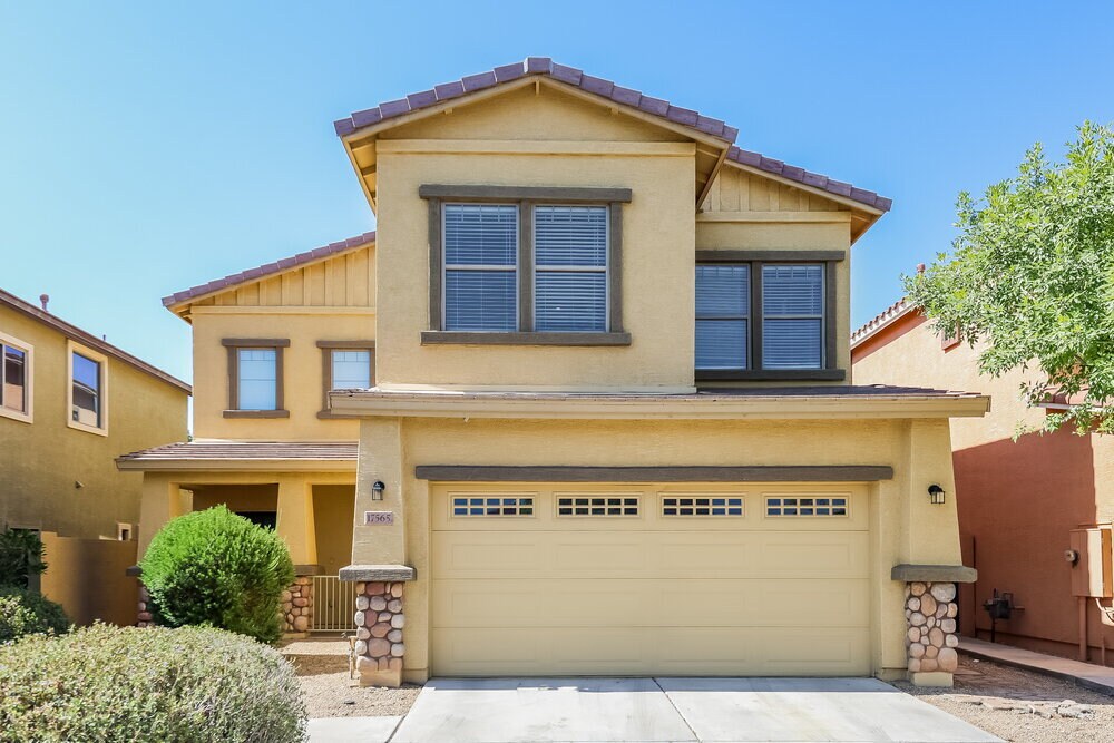 17565 W Lundberg St in Surprise, AZ - Building Photo