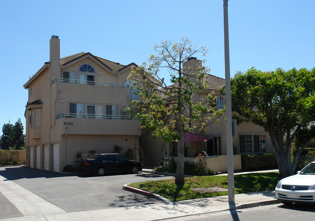 5022 Waverider Cir in Huntington Beach, CA - Building Photo