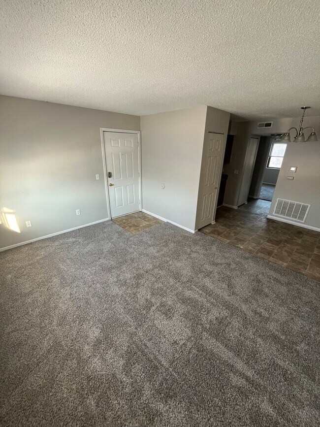 223 S Ivy Ln in Butler, IN - Building Photo - Building Photo