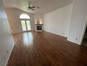 8301 Boseck Dr in Las Vegas, NV - Building Photo - Building Photo