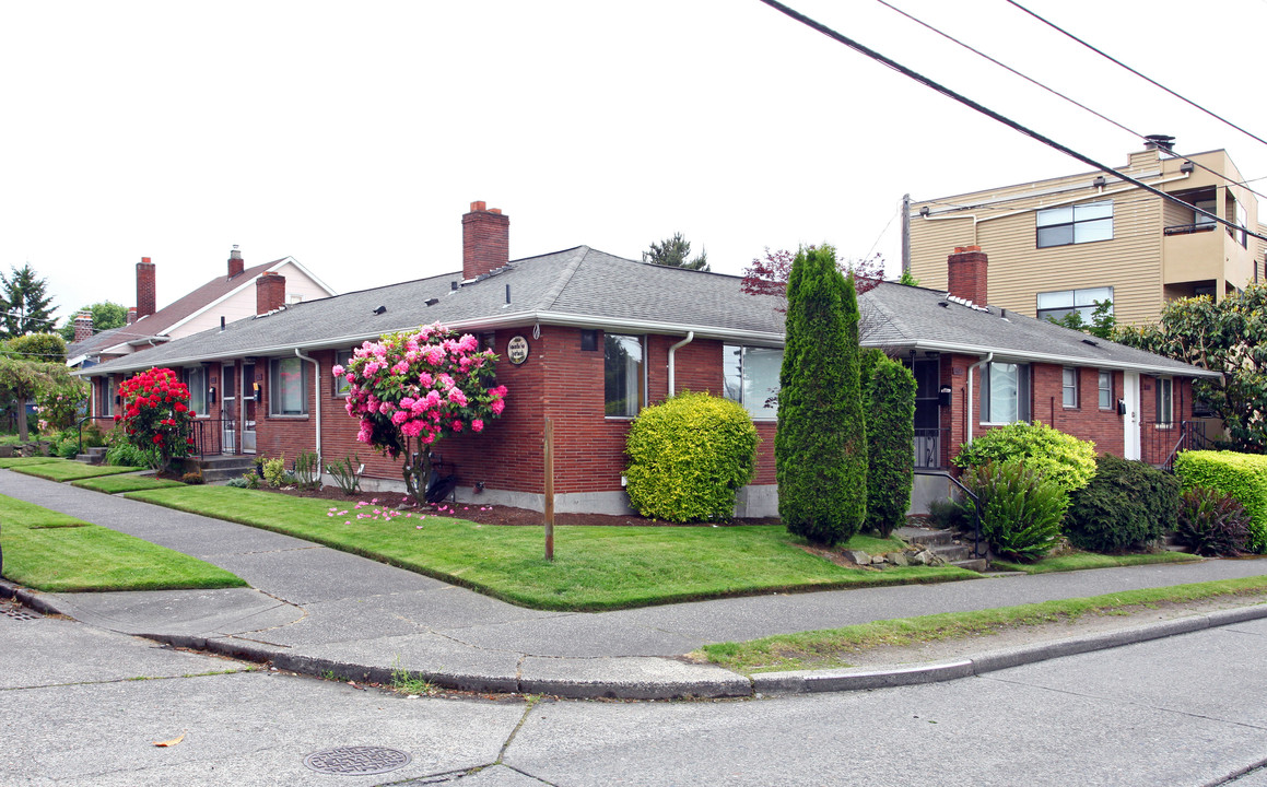 Samantha Sue Apartments in Seattle, WA - Building Photo