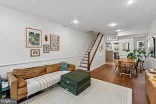 1555 E Palmer St in Philadelphia, PA - Building Photo