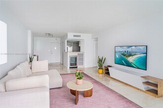 1000 West Ave, Unit # 1516 in Miami Beach, FL - Foto de edificio - Building Photo