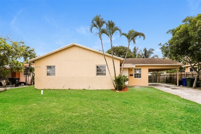2740 SW 7th St in Fort Lauderdale, FL - Building Photo - Building Photo