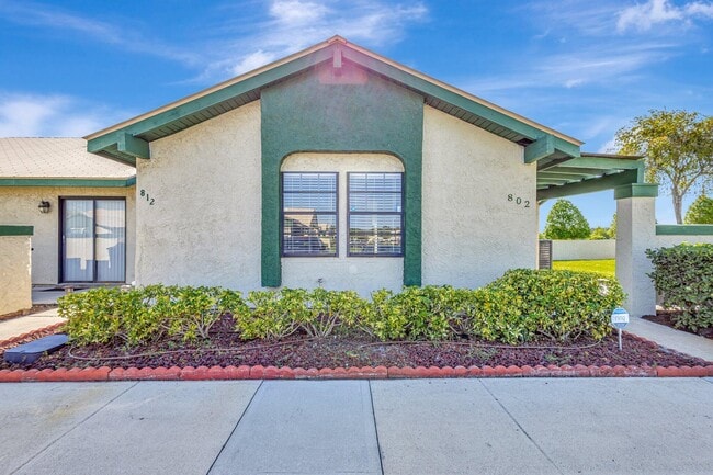 802 SW Monica St in Port St. Lucie, FL - Building Photo - Building Photo