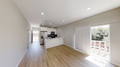 3806 Marron St in San Diego, CA - Building Photo - Building Photo