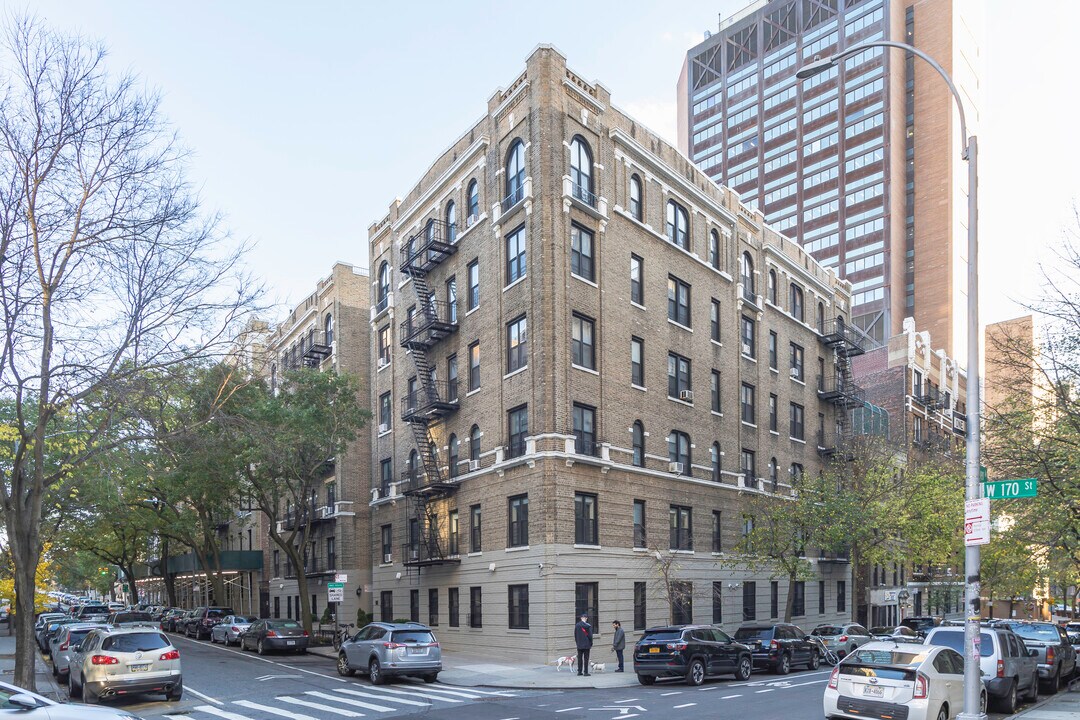 720 W 170th St in New York, NY - Building Photo