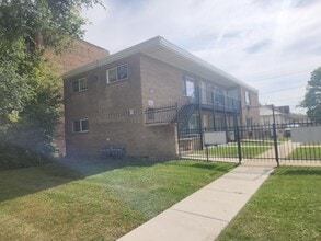 1702 St Charles Rd in Maywood, IL - Building Photo - Building Photo