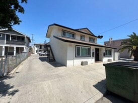 422 Almond Ave in Long Beach, CA - Building Photo