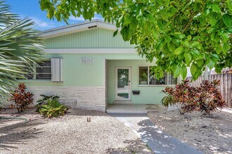 1246 Johnson St in Hollywood, FL - Building Photo - Building Photo