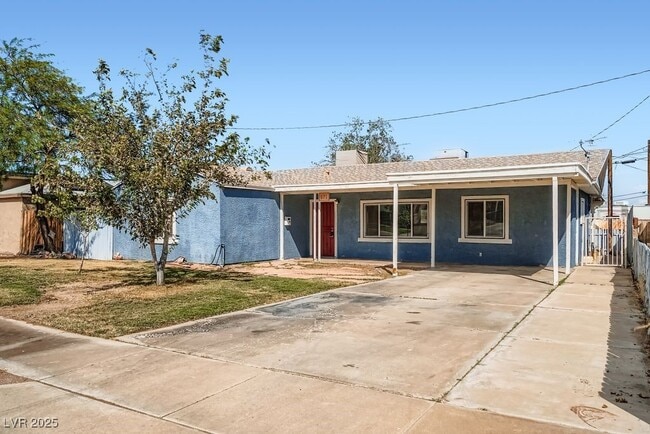property at 571 Blackmore Dr