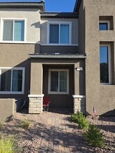 212 Wewatta Ave in Henderson, NV - Building Photo - Building Photo