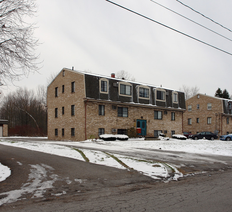 1897 Oles Ave in Youngstown, OH - Building Photo