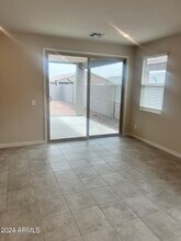 7044 W Desert Ln in Phoenix, AZ - Building Photo - Building Photo