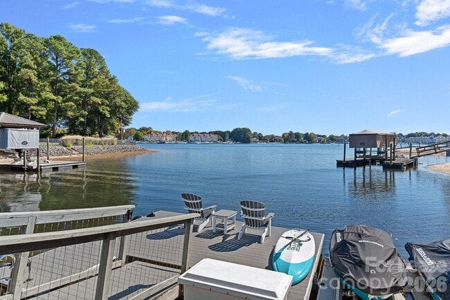 18026 Whispering Oaks Dr