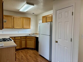 912 W Greenslake Dr in Cedar City, UT - Foto de edificio - Building Photo