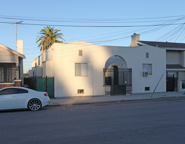 1915 Gates St in Los Angeles, CA - Building Photo - Building Photo