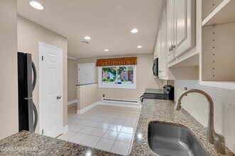 222 Medford Ct in Englishtown, NJ - Building Photo - Building Photo