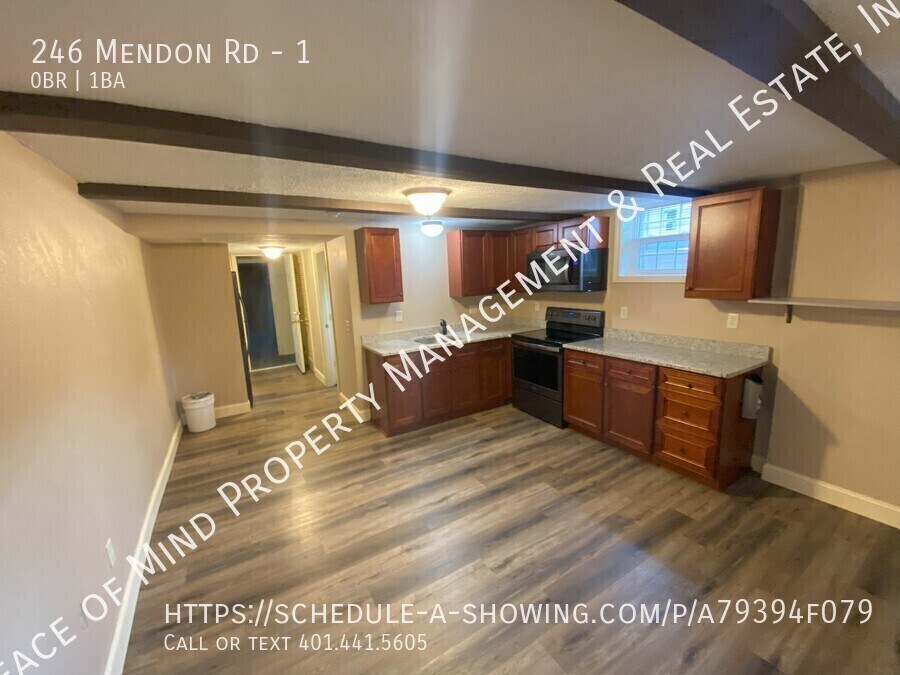 246 Mendon Rd-Unit -1 in Woonsocket, RI - Building Photo