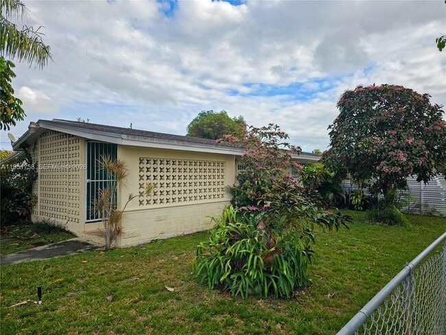 201 SW 30th Ct in Miami, FL - Building Photo - Building Photo