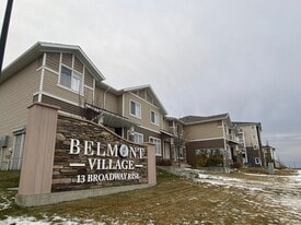 Belmont Townhomes in Sylvan Lake, AB - Building Photo