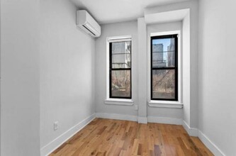 20-34 Palmetto St in Queens, NY - Foto de edificio - Building Photo