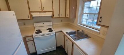 38 Crystal Ln, Unit 38 Crystal Lane Apt. C in Storrs Mansfield, CT - Building Photo - Building Photo