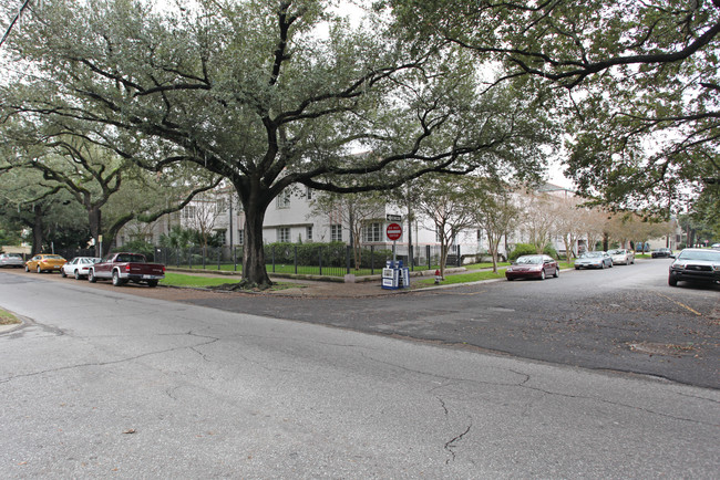 Avenue Gardens in New Orleans, LA - Building Photo - Building Photo