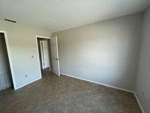 419H Banana Cay Dr in South Daytona, FL - Building Photo - Building Photo
