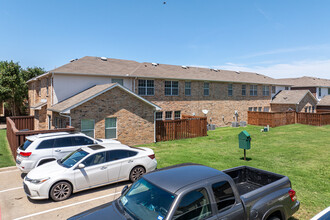 The Chateaux of Allen Townhomes in Allen, TX - Building Photo - Building Photo