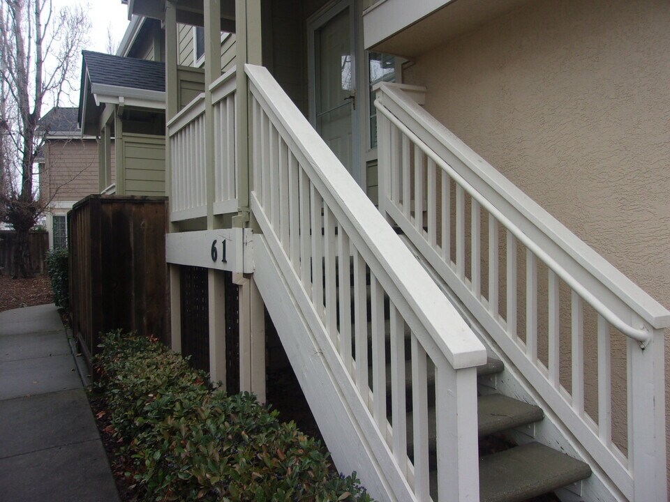 61 Manchester Dr in Fairfield, CA - Building Photo